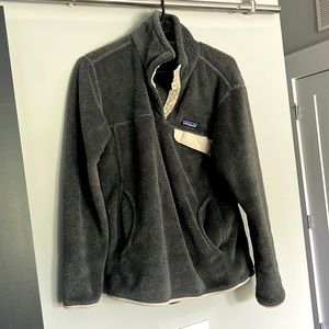 Patagonia grey pullover sweater